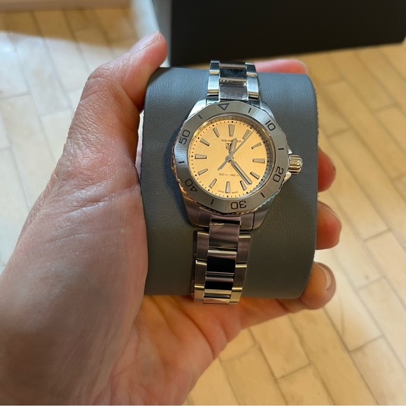 New in Box TAG HEUER AQUARACER PROFESSIONAL 200 Quartz Watch 30 mm Steel - Picture 3 of 16